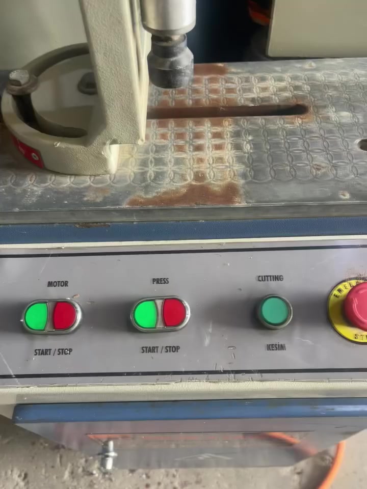 فرازه تي احمدي نظافه ‎%‎90 سنكل السعر 500$ قفل للتواصل *********** مكاني كربلاء العطيشي اذا عجبك السعر اتصل بدون اتصال فارغ
