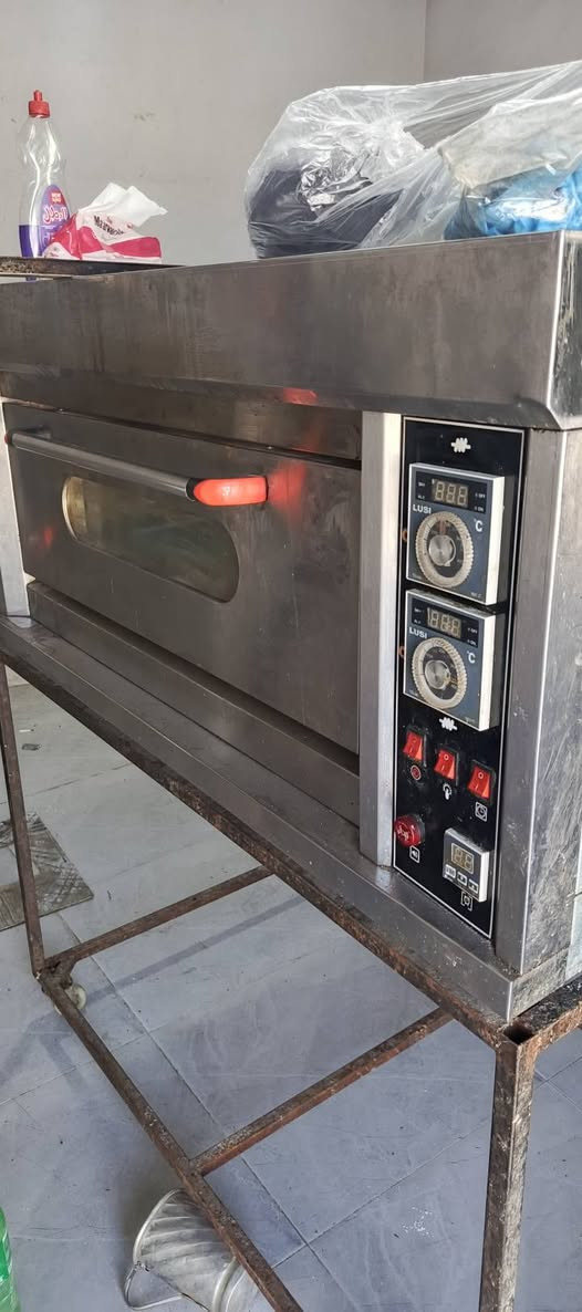 السلام عليكم متوفر فرن طابق واحد مع قاعده حديد   شغال واخو جديد شرط استعمال ٣ اشهر ينراد تنظيف فقط عنوان موصل سعر خاص


**إذا كنت صاحب هذا الإعلان وتريد حذفه لأي سبب، رجاءا أرسل رسالة إلى الدعم الفني**