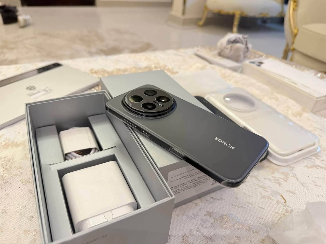 ​📱 #للبيع: هونر ماجيك  (Honor Magic 8 Pro) شبه جديد!
الذاكرة والتخزين: 512 جيجابايت مع 12 جيجا رام.

​فترة الاستخدام: قليل جداً (حدود 20 يوم فقط، الجهاز بحالة الوكالة).

​الملحقات الإضافية: كفرين (حافظتين) تدعم تقنية الماك سيف (MagSafe).

​السعر: 1,200,000 دينار عراقي (مليون ومئتين).

​الموقع: الديوانية.


**إذا كنت صاحب هذا الإعلان وتريد حذفه لأي سبب، رجاءا أرسل رسالة إلى الدعم الفني**