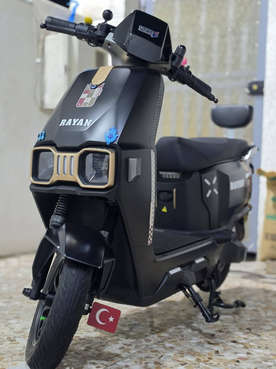 السلام عليكم
ريان ام اعيون بصمه 
٢٠٢٦ 
بصمات عدد ٢ 
صندوق كهرباء 🔋 
٦ بطاريات 
ملف ١٥٠٠ 
رماش لايت 
دبل اشارة 
دراجه جديدة اخت الزيرو 
مكاني بغداد 
السعر ٨٥٠ وبيها مجال ان شاء الله 
الشراي متواجد واتساب 
***********
