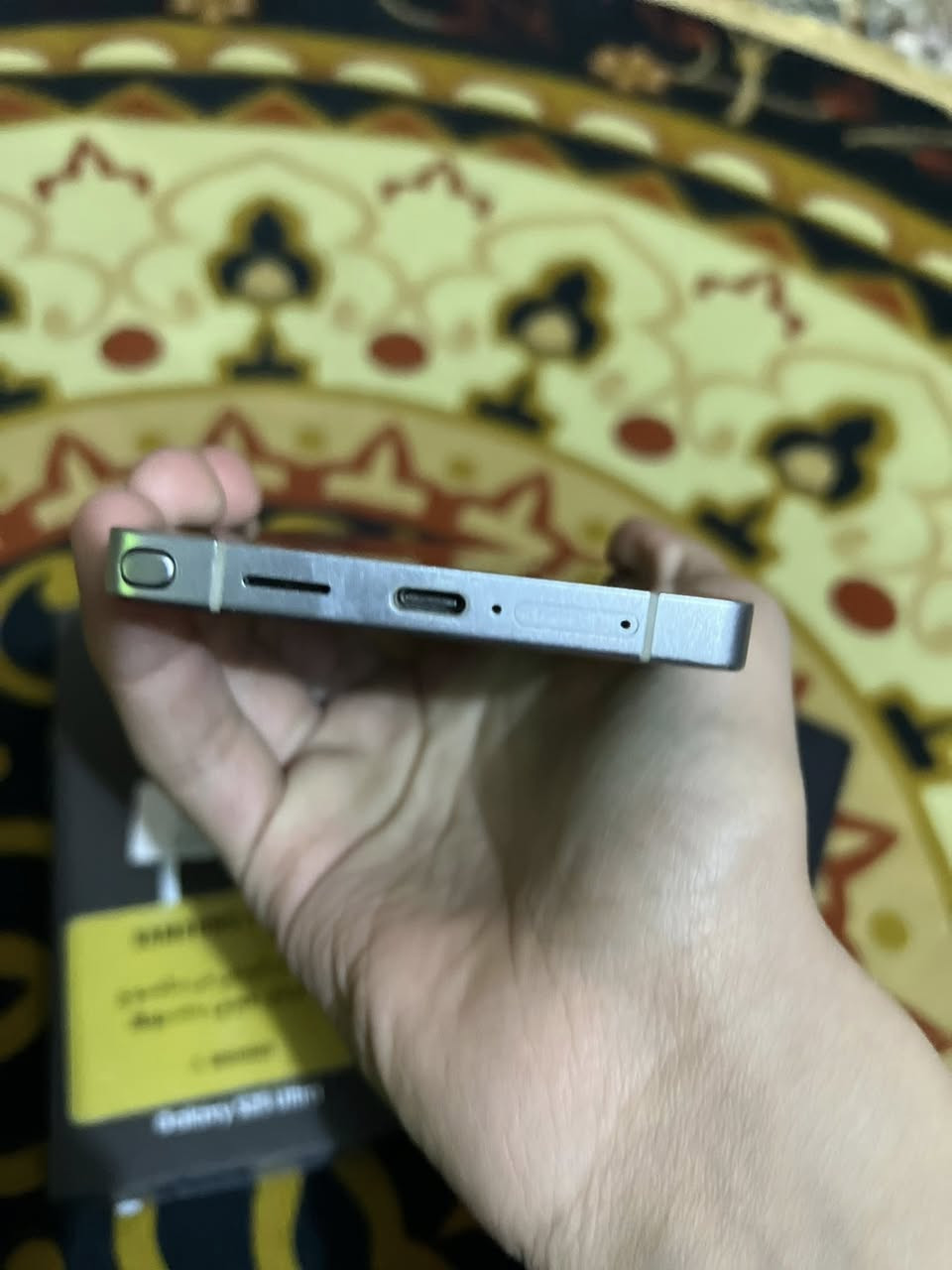 سلام عليكم S25 ألترا جهاز مستخدم سبوع فقط زلغ واحد مابي جديد باعتبار بالكارتون ضمان عين الفهد ذاكره ٢٥٦ بيع أو مراوس شعندك راسلني خاص أو ***********
