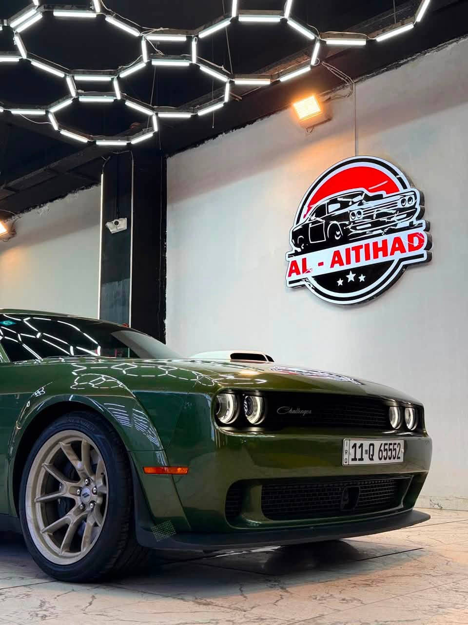 السلام عليكم شباب مكلف بالنشر …
للبيع سياره كلش جديده و حلوه و قطعه مميزه و رقم مميز..🔥

 Dodge Challenger Shaker. 2023  (Last Call)  

النداء الاخير .

السياره بمحرك ..                    SRT 6400 Scat Pack Shaker

القوة الحصانية : تنتج السيارة  قوة  485 حصان حصاني 💪 بستم برتقالي اصل SRT  .عزم الدوران : يصل إلى 644 نيوتن 🌎

السياره : ستوك بلاديه  بدون اي تزويد و لا ملعوب بيها 💪🏻.

الرقم مميز بغداد الجديد بأسمي شخصيآ
ممشى السياره :  22 الف كيلو متر 

موصفات معروفه السياره 
  فوول بدون فتحه  🛖
- وايد بدي اصل 
- ⁠ويل SRT حجم 20 اصل
- ⁠رادار امامي و جانبي 📹
- ⁠كشنات حضن 
- ⁠كشنات الكنتاره و جلد
- ⁠كشنات تبريد❄️ + تسخين 🔥
- ⁠خزن 
- ⁠حاجب لد امامي اصل 
- ⁠مري جانبيه رادار + هيتر ♨️
- ⁠مري نظام التعتيم ◾️
- ⁠تشغيل عن بعد ⚡️
- ⁠اطارات 4 جدد شركه حجم 20 / 305 
- ⁠شوته رياضيه سبورت اصل بلادي 

ضرر السياره موضح بالصور مرفقه مع المنشور و بالاضافه اني مسوي الها سونار جديد ..
 —  اما بالنسبه                                               ( كير محرك حداديه تخم اطارات ) كله بشرط زيرو ..

مكاني السياره بغداد الكرخ  العامريه شارع العمل الشعبي 

رقم الهاتف :             
***********           *********** واتس موجود 

سعر السياره : 390 $  و بيها مجال .
