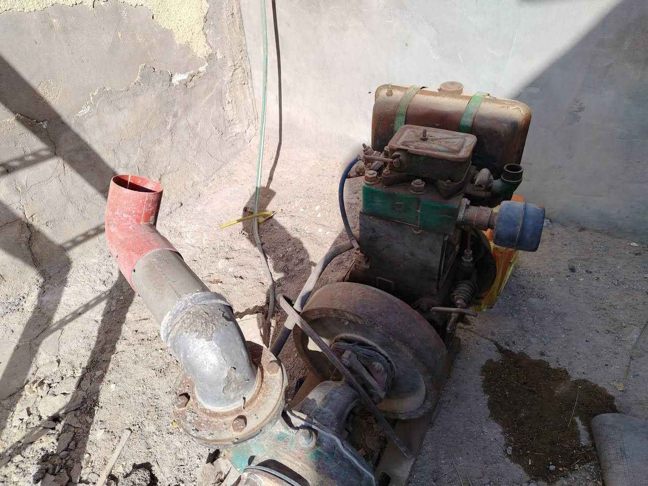 سلام عليكم مكينه هنديه اربعه في اربعه وياهه هوز سعره ٣٥٠ بيه مجال مكاني قرنه العلوه رقمي ***********
