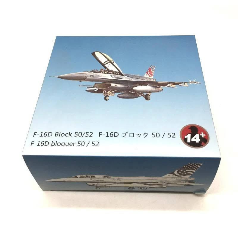 للبيع مجسم معدني لطائرة مقاتلة من طراز F-16D Fighting Falcon بمقياس 1/72.
نوع المجسم: طائرة محاكية مصنوعة من خليط معدني (Diecast).

التفاصيل الفنية: يتميز المجسم بتصميم "425th Fighter Squadron" الخاص بسلاح الجو السنغافوري.

الملحقات: يأتي المنتج مع حامل عرض معدني قابل للتركيب.


**إذا كنت صاحب هذا الإعلان وتريد حذفه لأي سبب، رجاءا أرسل رسالة إلى الدعم الفني**
