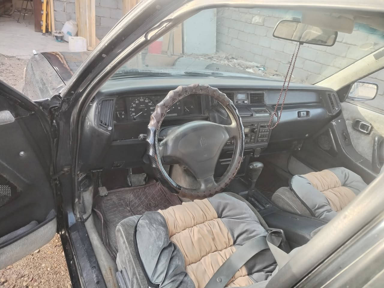 ارنب موديل خمسع وتسعين كلش نضيفه ومكفوله من ضربه او صبق او كص ايعيب مكفوله ماعد محرك بي بدايه رخاوه سعرثمانيه وخمسين وبي مجال اعنوان النبار لتصال ***********
