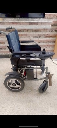 للبيع عربانه معوقين شحن جديده غير مستعمله سعر 1250 وبيه مجال مكان بغدا...