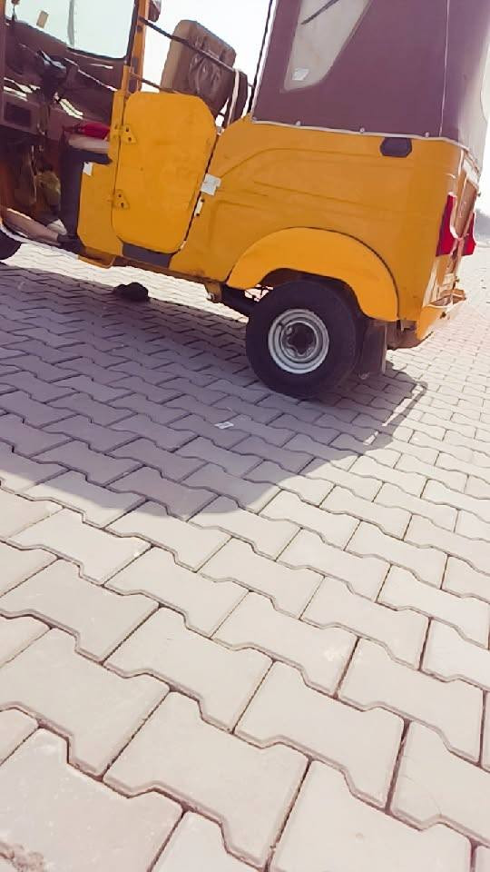 تيك توك للبيع موديل 21 جديده نظافتها 95% مكان بغداد الحسينيه راحت رقمي ***********
