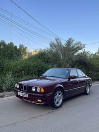 للبيع 525 مسكر كير اوتو موديل ١٩٩٣  سياره جاهزه وفول ام دعاميات ودوس و...