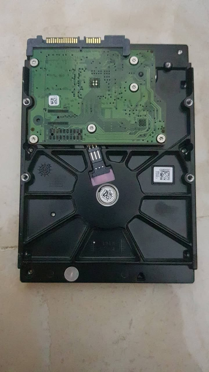 Hhd 320gb     سعر 15 ويه فان ثنينهن بغداد الامين   ***********
