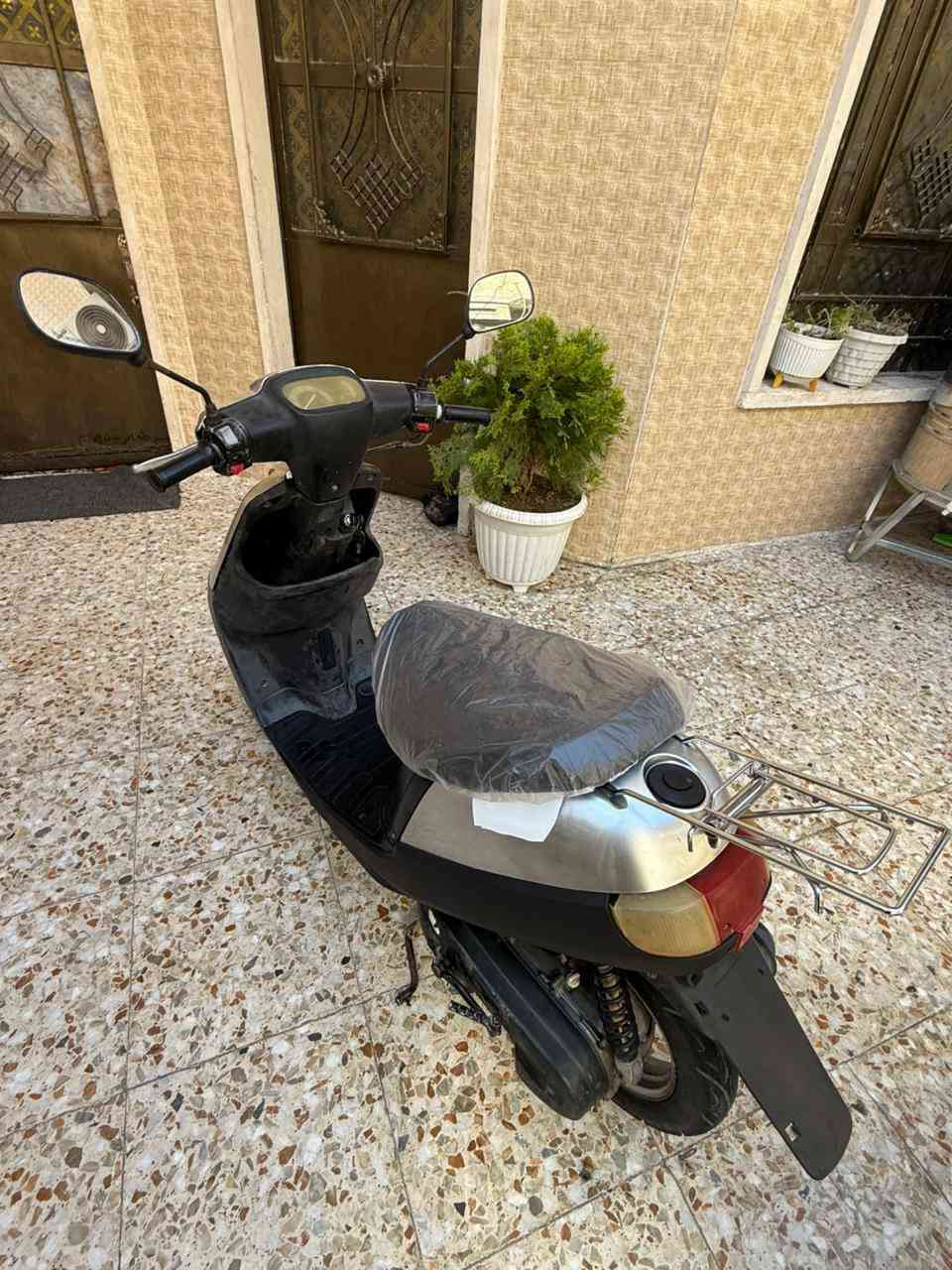 سلام عليكم للبيع دراجه بطه نضيفه سرعته 60 كامله مكمله شغاله محرك ناعم ما مفتوح نكره بكل وقت دراجه شلعته تخبل كهربائيات كلهه شغاله لايت أشاير دبلات شغاله بريكات دراجه خير من الله سعر 285وبيها مجال العنوان بغداد بلديات رقمي *********** بي واتساب
