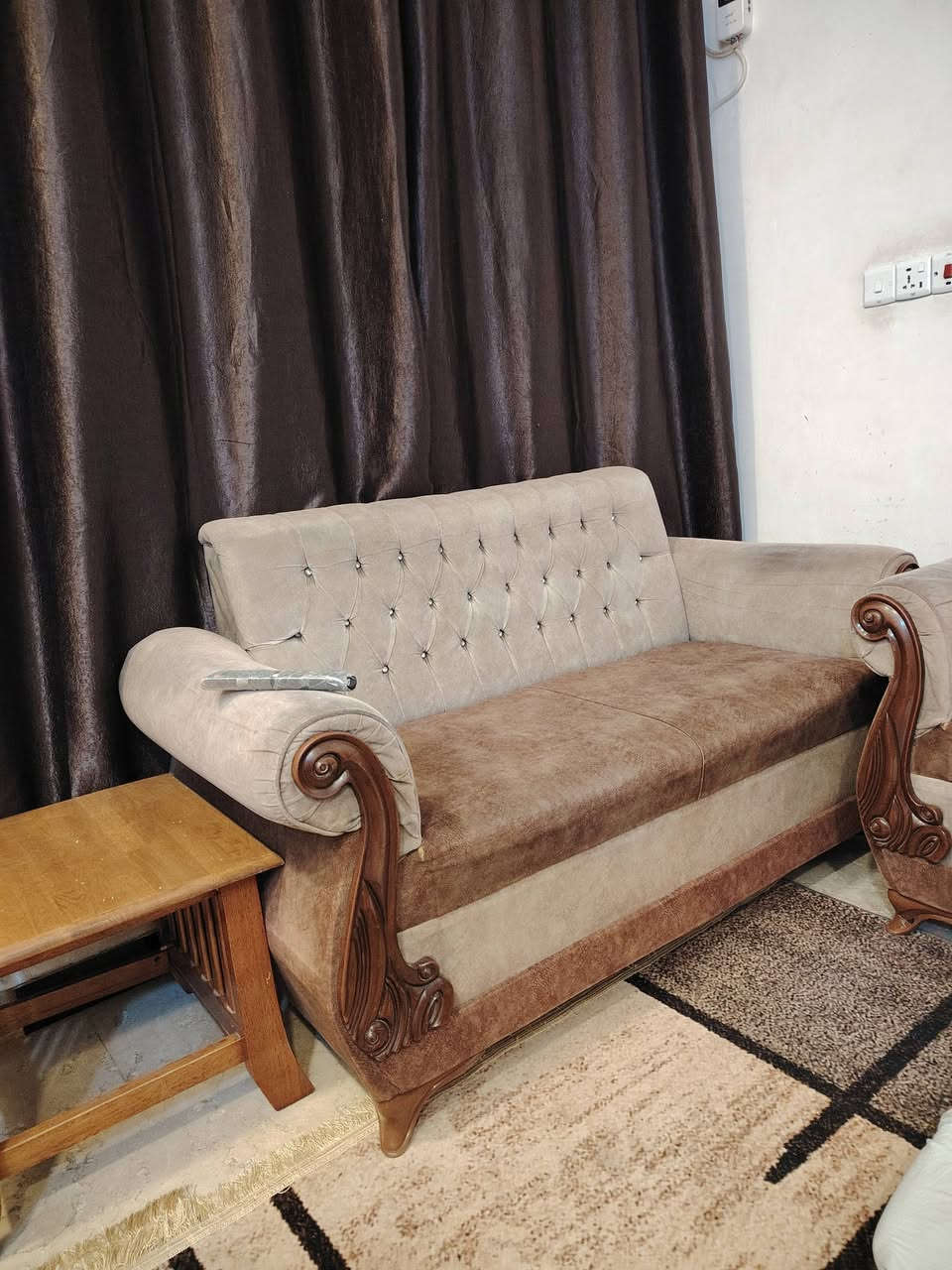 تخم نضيف سعر 300 وبي مجال بصيط
رقم ***********
