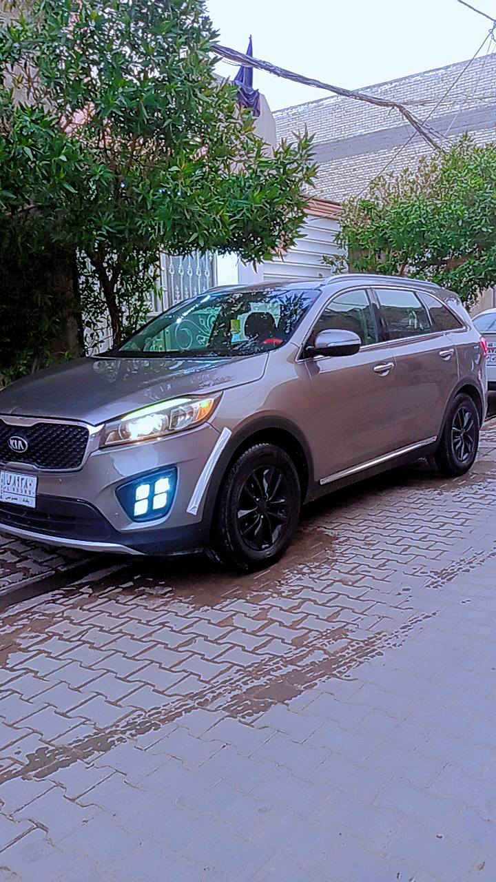 السلام عليكم 
سورنتو موديل 2016 رقم بغداد .. محرك 4 سلندر 
2400
حادثها قطعتين  
مواصفات 
_ شاشة 
_كامرة دوارة 
_ كشنات كهربائية + تدفئة + تبريد 
_ حساسات امامية 
_حساسات خلفية 
تحكم ستيرن 
_ مانع انزلاق 
وباقي المواصفات
السيارة جاهزة من كير ومحرك وحدادية 
السعر 135 وبيها مجال بسيط 
مكان السيارة نجف كوفة 
مكلف بالنشر 
للاستفسار _*********** النجف, العراق
