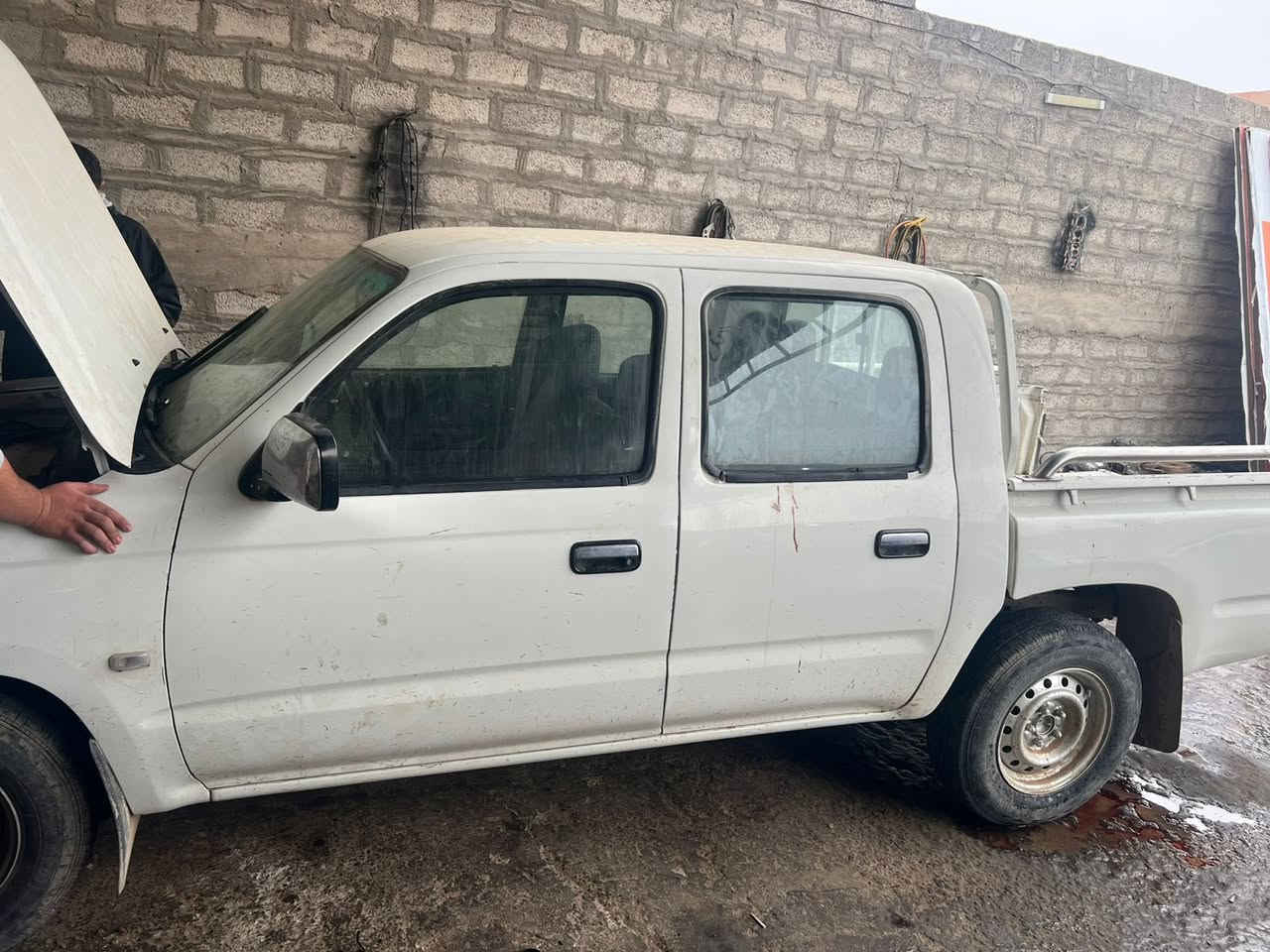 بكم موديل 2000
سياره حبل 
السياره معمرة عام علشاصي كلشي بيها معمر 
سياره شغالة ما تصرف عليها الف دينار 
السعر المطلوب 45 وبيها مجال 
الاتصال ع الرقم ***********
