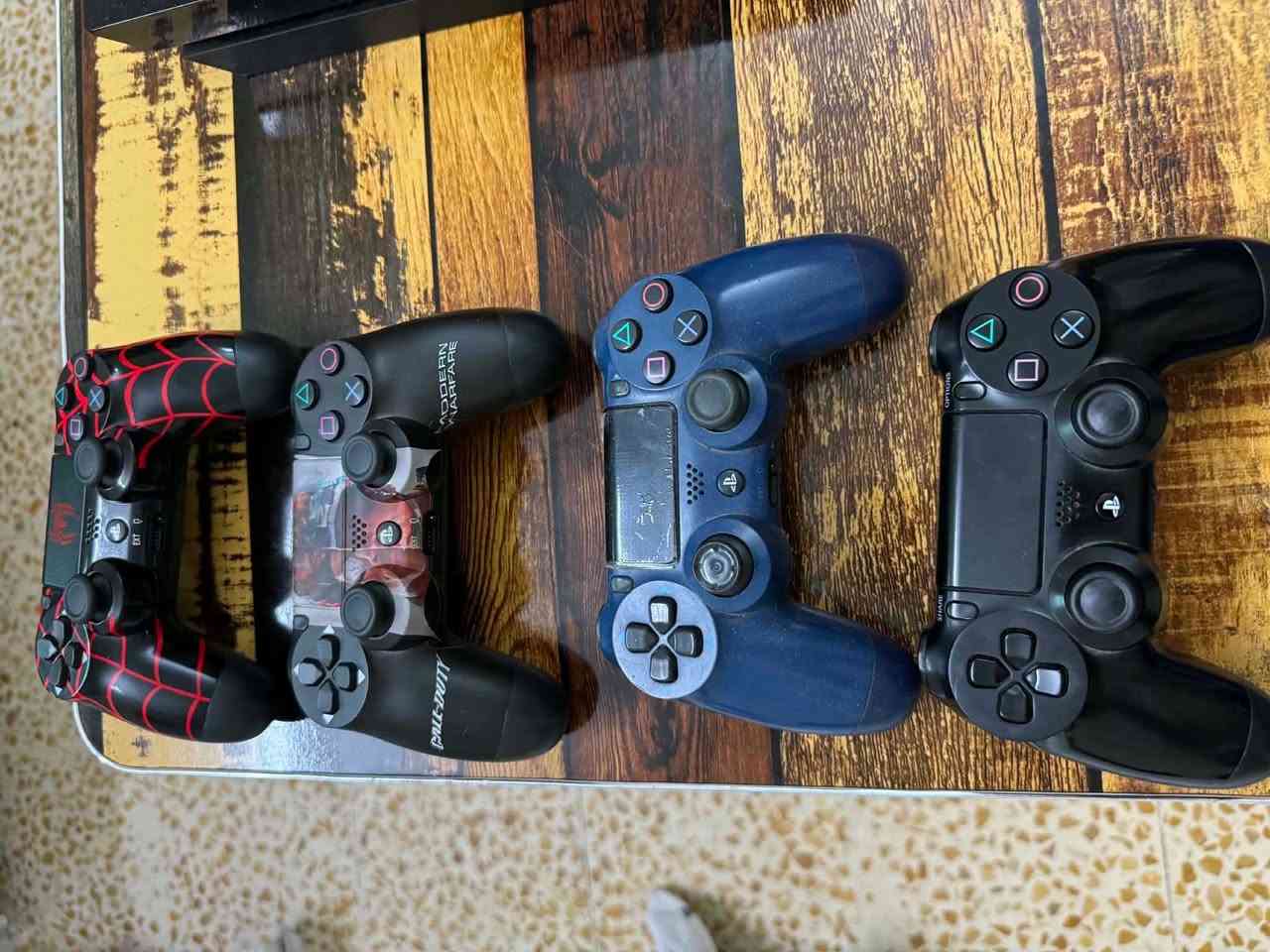 للبيع ps4 فات نظيف كامل معدات اربع يدات و اربع اقراص (FC25,ماين كرافت,كول اوف ديوتيWWII,كول اوف ديوتي مودرن1) 
و الاقراص نظيفة خالية من اي خدش مساحة الجهاز 886GB
و الجهاز اونلاين مو مهكر

السعر تعالي عالخاص و بيك خير و تدلل❤️


**إذا كنت صاحب هذا الإعلان وتريد حذفه لأي سبب، رجاءا أرسل رسالة إلى الدعم الفني**
