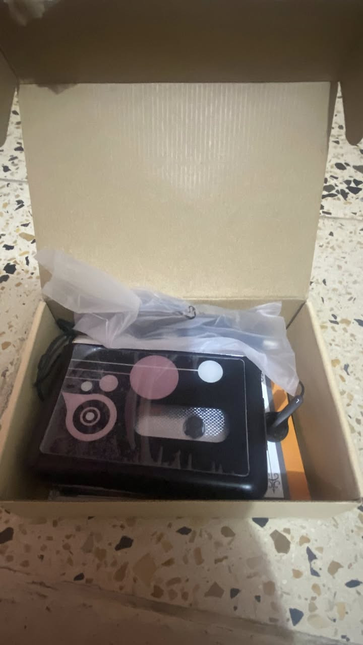 مسجل كاسيت محمول عالبطاريات
السعر22مع توصيل نهايته قفل 

يحول الكاسيتات القديمة الى صيغة mp3 
عن طريقه الفلاش
توصيل متوفر
***********
