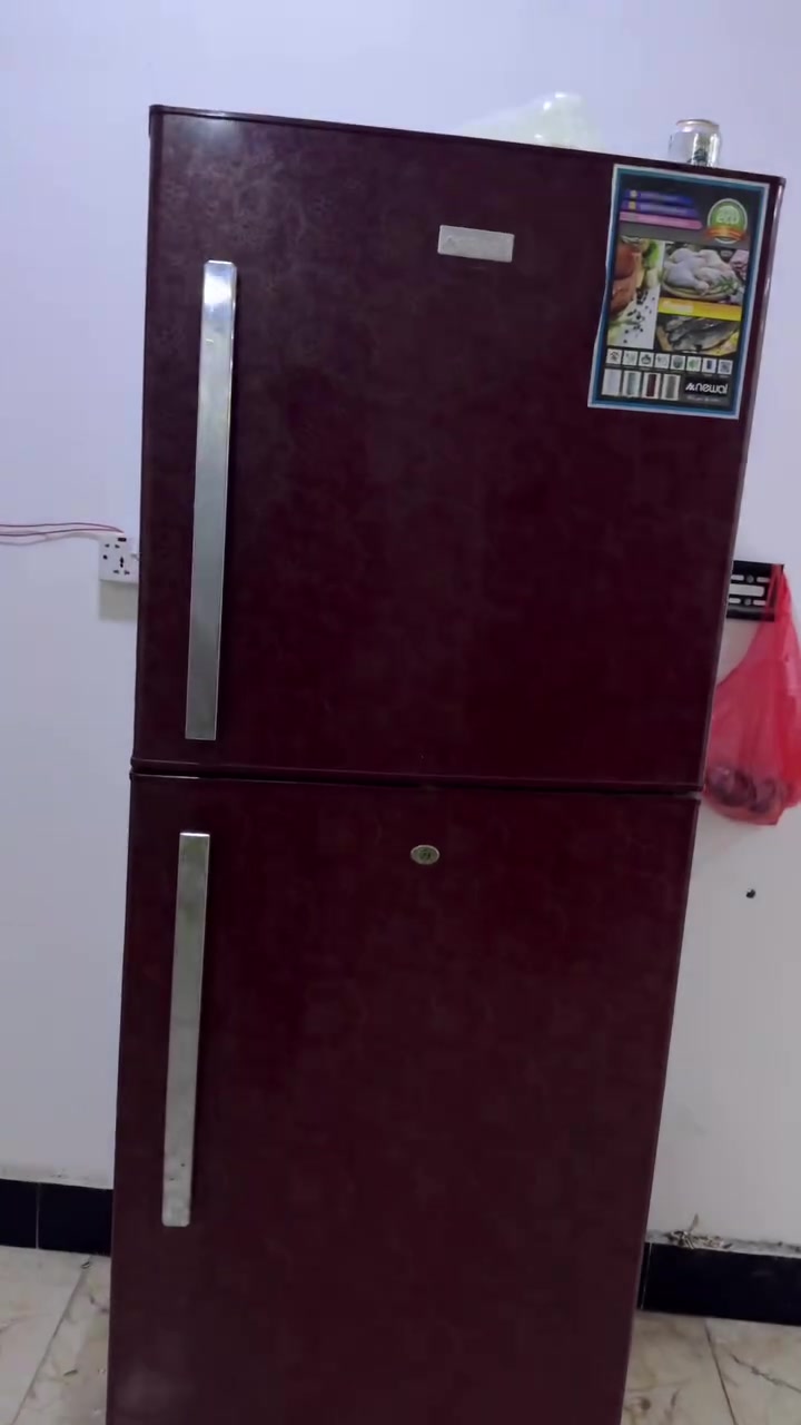 ثلاجة البيع جديده بس عوزها غاز فقط سعر150 وبيها  مجال مكان الجنينه  بل سوك


**إذا كنت صاحب هذا الإعلان وتريد حذفه لأي سبب، رجاءا أرسل رسالة إلى الدعم الفني**