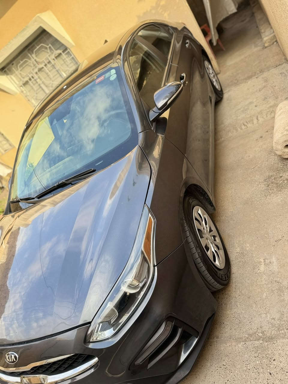 Kia forte
2021
رقل اربيل
حادث جاملغ و بنديل صبوغ بدون دواخل حادث سيارة موجود
ارباك بس ستيرن 
سيارة ب اسمي تحويل وكالة نفس يوم
سيارة ب اربيل
سعر١٣٧ بيها مجال
***********
واتساب فايبر
