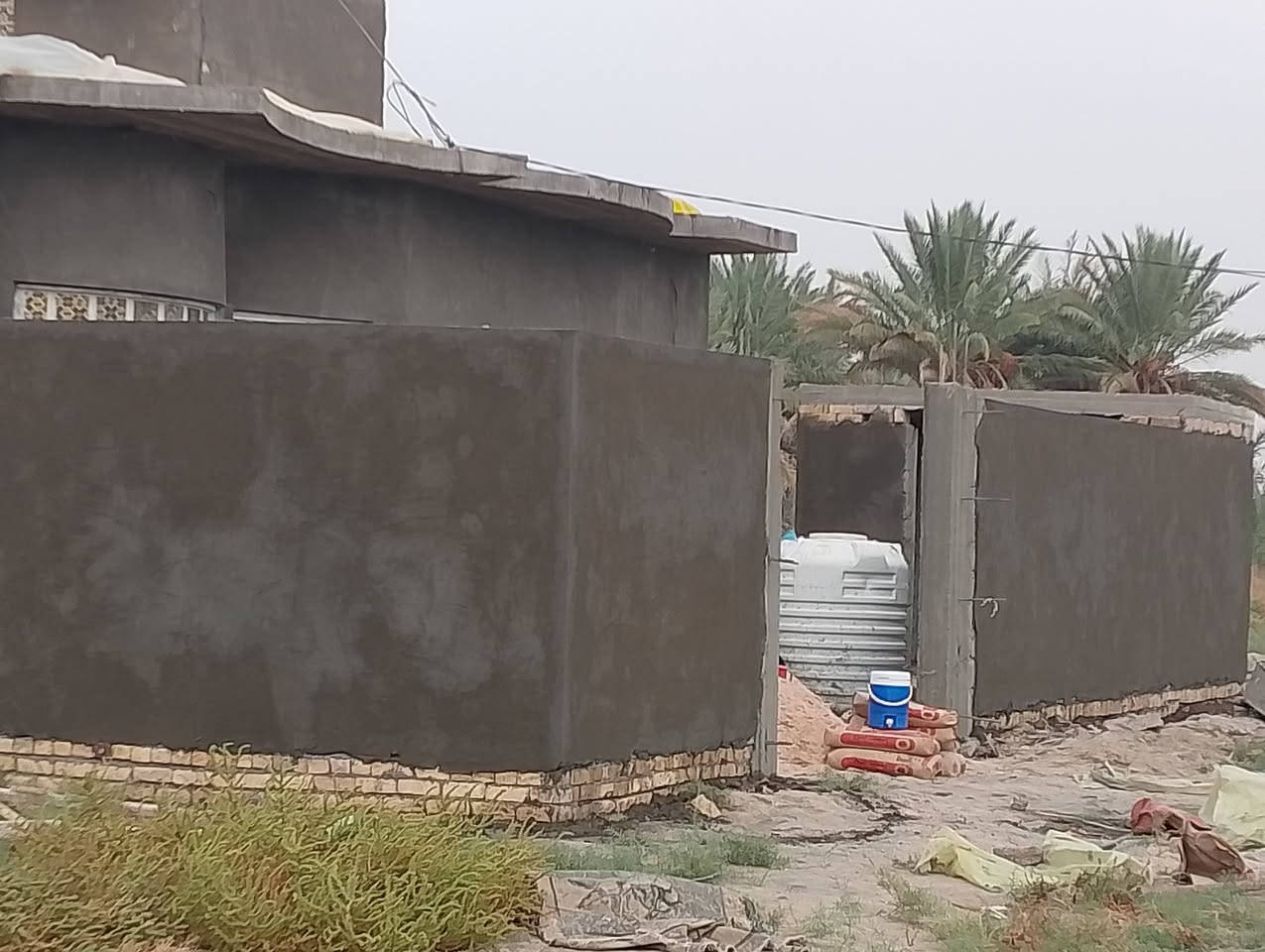 خلفه لباخ متفرغ حالين على المتر بلمگطوعه وبليوميه هذا جزاء من عملنا 
متوفر واتساب 
***********
