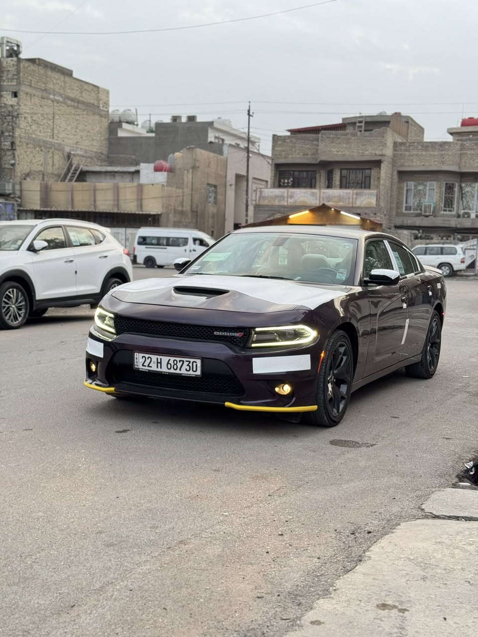 السلام عليكم///.        
المميزة  لون.   بنفسجي 🍊.       2020
دوج جارجر       SXT
ماشية. 31.  شرط لفحص 

⚔️ السيارة باسمي تحويل ثاني يوم  هزة جديد ورقم دولي
 واني حاضر ⚔️

بعدهة بوضع لوكالة 
سيارة جديدة 
  
سيارة بدون حادث.   فقط سرقة باب وجاملغ 
وصور موجودة
سيارة برغي ممفتوح بيهة شرط لوكالة

المواصفات   
المكينة   3/600

2 ويل* 
كشنات كهرباة 
* تشغيل عن بعد .  
نقاط عمياء
مري قلاب
كشنات كهرباء  وحضن

شاشة.  اوپشنات كاملة
سيتم صوت الباين
مري تعتيم
بيها منضومة زنون عدسات شرط نهار

⭕️ السيارة الف دينار متصرف عليها كامله مكملة ومكفوله من كلشي

السعر 229$$
معجبك سعرهة علق بكلمة طيبة مثل وجهك لحلو❤️❤️
اليشوف السعر غالي  سوك كلشي بي سيارة مال جناي متفيد البياع شراي والله يرزق الجميع 
للاستفسار 

‭0771 602 9957‬
