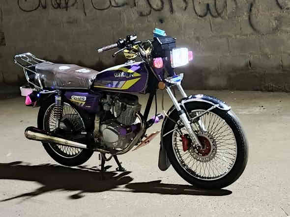 سلام عليكم تايكر للبيع موديل 2024 اي نقص مابيهة اوراق كاملة السعر 700 وبيهة مجال  مكاني ديالى شهربان للستفسار ***********
