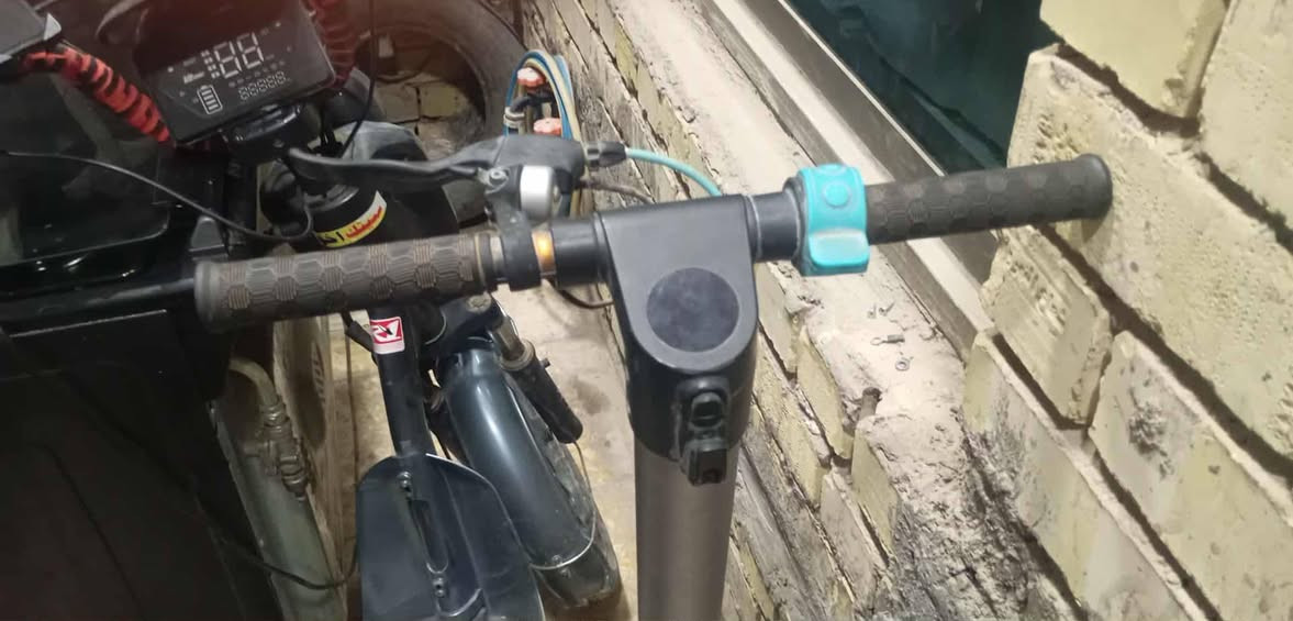 سكوتر عاطل ماعرف اشبي وبدون شاحنه حط سعر واخذه بل عافيه


**إذا كنت صاحب هذا الإعلان وتريد حذفه لأي سبب، رجاءا أرسل رسالة إلى الدعم الفني**