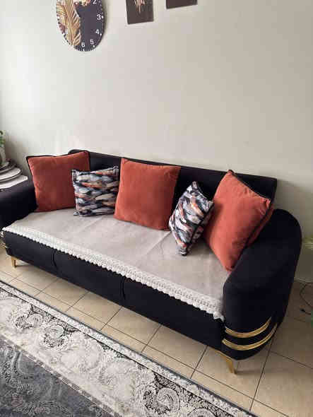 للبيع هذا التُخم قنفات والطبلات الثلاثية الّي بآخر صورة ويّاه
الرجلين ما بيهم ضرر
***********
