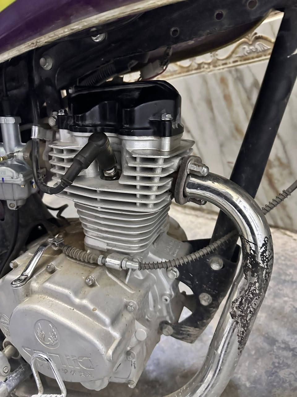 سلام عليكم ورحمة الله
سونيك ٢٤ للبيع 
***********  // مكان // بلدروز - شارع السجاد 
سعر 550 وبي مجال للشراي 

الماطور نظيف ما مفتوح على وضع البلاد من ناحية المحرك والمكينة بس اني هاملة لعدم التفرغ فقط يحتاج غسل 
النواقص الي بي اشارة صفح + الصينية موجودة بس تشدها ودشبول يشتغل بس مشكلة ظفيرة مال كهربائيات 
كابريتر جديد شديتلة غير ذني نقوصات ما بي فقط دشبول واشارة وهاي كدامكم الشكل محرك ومكينة شرط برغي واحد ما مفتوح
