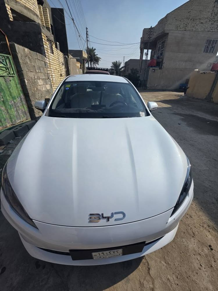 بي واي دي سيل 05 , مواصفاتها معروفة ماشية ٢٦٠٠  ، بيها ضرر بسيط مثل مموضح بالصور  ، موديل 2025   
السعر 18 و 100 +  رقم 300  
بغداد ابو غريب _ الحصوة 
*********** بغداد, العراق
