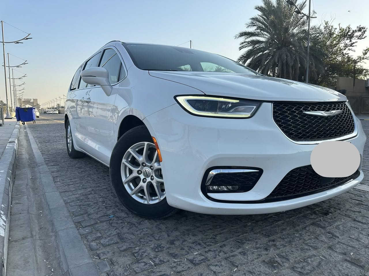 للبيع :كرايسلر باسفيكا ( اوباما عائلي )سبعة راكب كلين بدون حادث ( مكفولة من الغرق والضربة )موديل 2022 رقم بصرة الماني باسمي فئة ( تورنگ L ) مكان السيارة محافظة البصرة للاستفسار مراسلة على الويتساب 
***********
