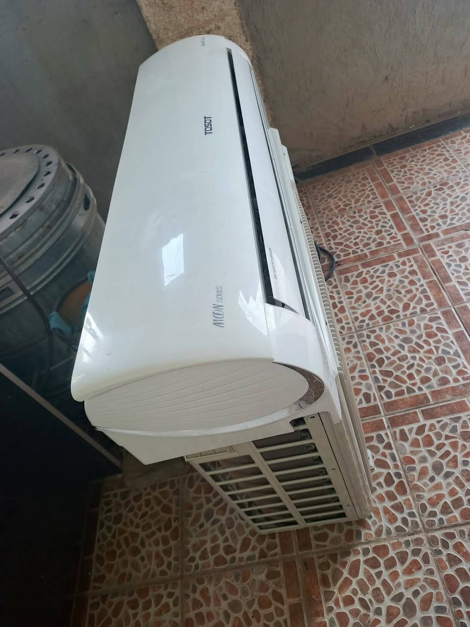 توست طنين غاز 410 شرط نظافته ٩٥% غاز عله وظع الشركه تدفئه تبريد  كله عله وظع الشركه وعل ظمان التشغيل السعر 600للتواصل عل رقم او الخاص ***********
