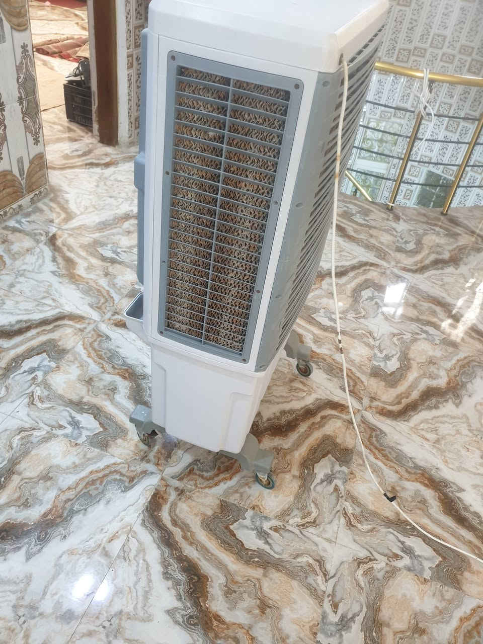 سلام عليكم مبرده جديده بعده ما مستعمله هواي مكاني العماره ابو رمانه شراي يتصل علئ الرقم ويدلل ***********
