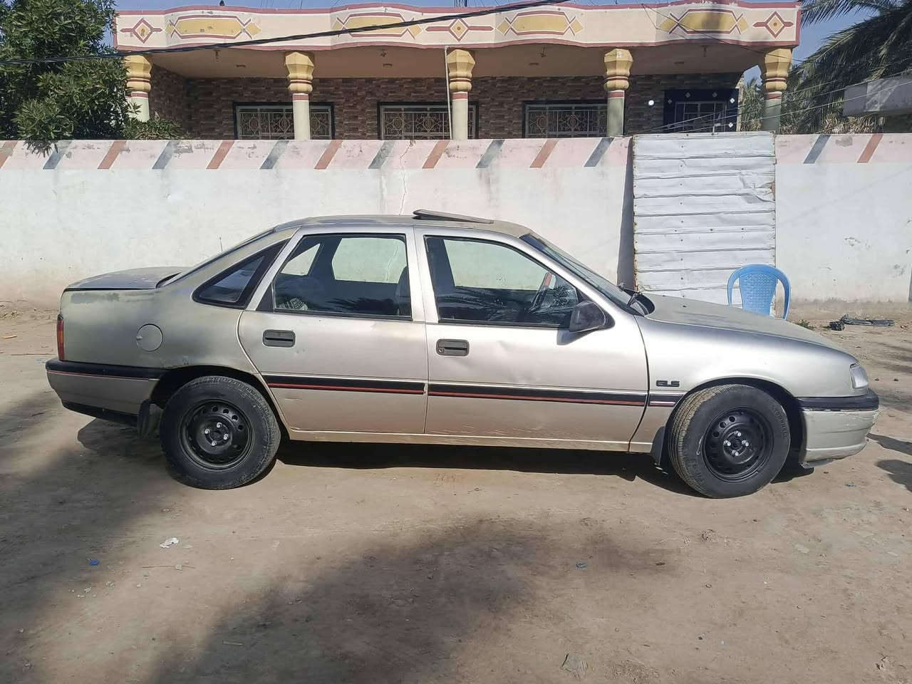 السـلام عليكم
اوبل فكترا للبيـع موديل 93 سياره جاهزه مكيتنه خير من الله  حداديه جديده عنابر وبريك جديد السياره كبل لشارع رقم انكليزي مداور ثاني يوم السعر 34 وبيه مجال بسيط 

للاستفسار ‏‪***********‬‏
