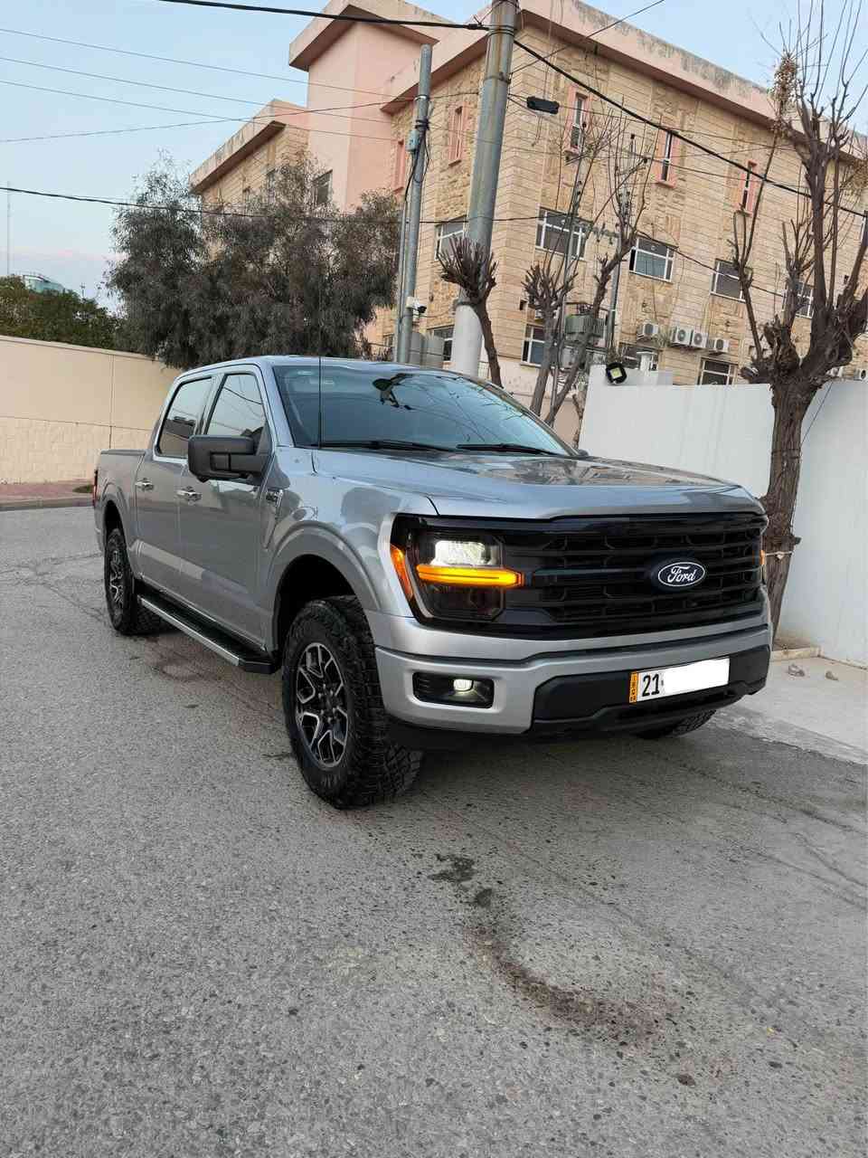 Ford f150 xlt 4x4
فوردی ف١٥٠ ٢٠٢٤  شکڵ گۆڕاو 
مواسەفاتی xlt 
تەنها ٧ هەزار ڕۆشتووە مه كينه ٣.٥ توين توۆربۆ  
بێ بۆیاخ و بێ پارچە گۆڕان و بێ بۆیاخ ئەستور 
گێڕ و مەکینە و هەموو گیانی وەک سفری شەریکەیە 
سەربۆدی و ناوبۆدی  تێگیراوە و ناوبەتانەی تێ گیراوە و کوشنی تێگیراوە و چی مەسرەف و جوانکاری هەیە بۆی کراوە 
مواسەفات 
رادارى خه ت جاده 
شاشه گه وره 
گێر تەیارە 
راداری پشت و پێش 
٥ کامێرا 
شاشە دیجیتاڵ 
سوکان هیتەر 
کوشن سارد و گەرم 
Car play 
زۆر مواسفاتی تر 
داوای ٣٨٠ گەڵاو مجالێکی کەمم گۆڕینەوەش ئەکەم بە شتێک بە دڵم بێت  *********** السليمانية, العراق
