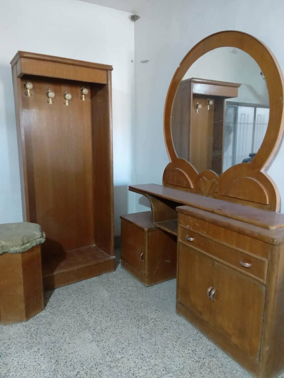 للبيع غرفه حطاطه سعر 550 وبيها مجال وعنوان فلوجه حي المعلمين الثاني رقم *********** للإستفسار
