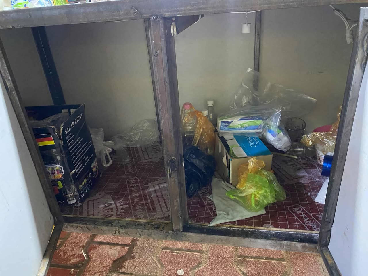 عربانه عصاير للبيع عرض ٦٠ سم وطول ١٦٠ سم سبب البيع راح افتح محل عصاير +جميع ملحقاته للبيع
***********
