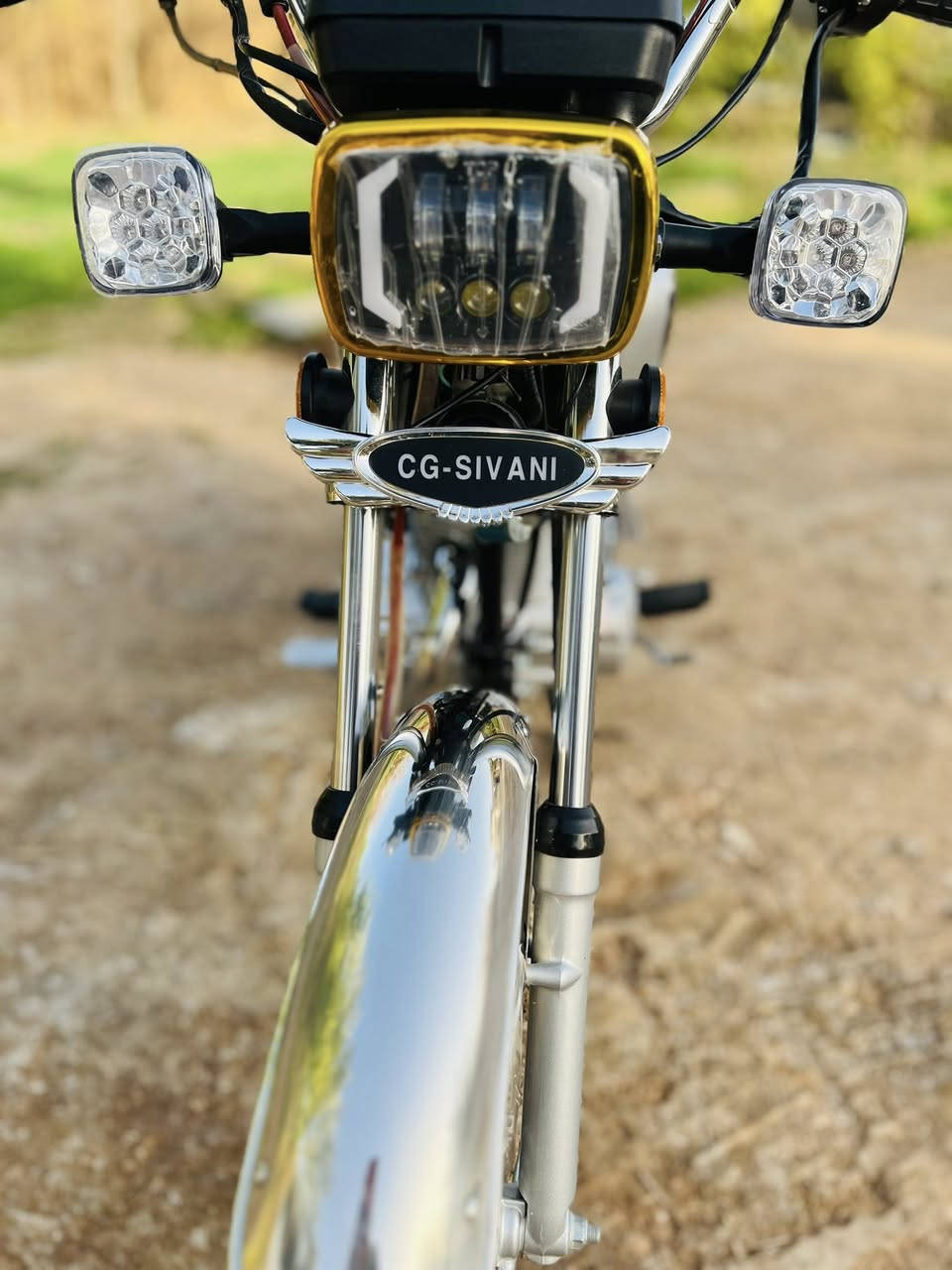 سلام عليكم درجه سفانه للبيع دراجه كامله برغي مامفتوح بيه وهيه كدامكم دراجه ماصار هواي من طالعه من الوكيل كهربائيات شغاله كله سلف شغال مكان دراجه طويريج منطقة ام روايه  مكلف بنشر رقم صاحب دراجه /***********
