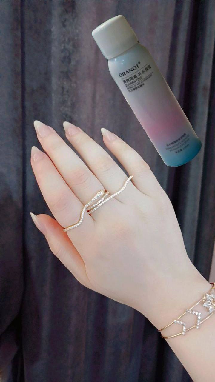 جديدنااااااا.
مبيض فوري كوري الاصلي بخاخ مو عصارة 💯💯
وداعا لكريمات الاساس والباودر انسي باودر يطكع او يسيل 
مجرد تخلي ع البشرة وجه او جسم او مناطق حساسة 5 دقايق وراها غسلي بالمي وشوفي البياض  يدوم يوم كامل واكثر 
صنع في كوريا 
🛑منتجنا الاصلي اذا مو اصلي نرجعه هواي اكو مقلد انتبهوا 🛑
السعر خاص 
تتوفر خدمة توصيل لجميع المحافظات


**إذا كنت صاحب هذا الإعلان وتريد حذفه لأي سبب، رجاءا أرسل رسالة إلى الدعم الفني**