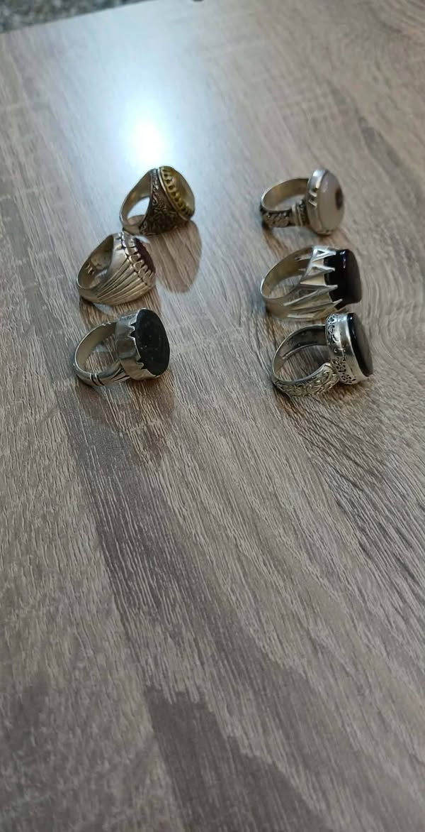 محابس للبيع 
مكاني البلديات

قيم بليرضي الله

***********
يماني مصور 
سترين
ياقوت افريقي صياغة حمزة
يماني شفة
يماني كبدي 
عباس اباد باكستاني
