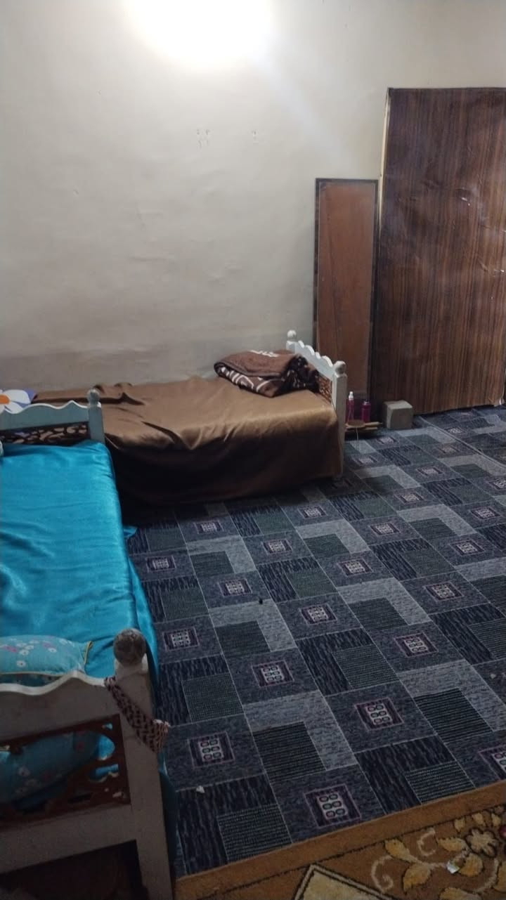 دار للبيع المساحه 120 متر مربع
يحتوي على غرفتين وصاله وستقبال ومطبخ وصحياة وحمام العنوان حي العسكري شارع 60 قريب حسينية ام البنين مراجعة مكتب الكعبي للعقار *********** وتساب اتصال
