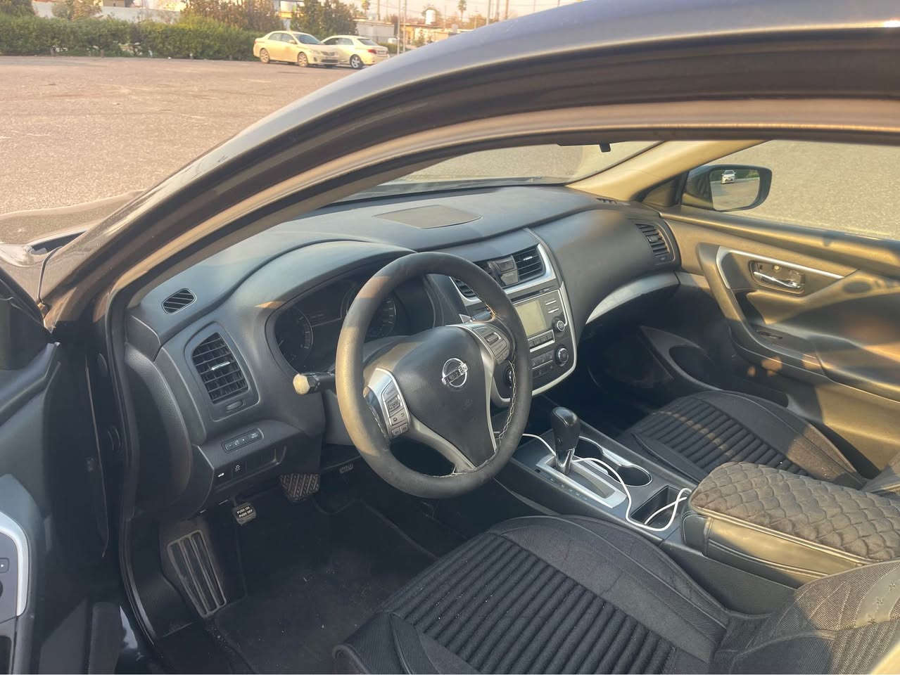 التيما. مؤ دلي 2016 
پا ر چه. هه يه. بي شوري
بي شؤري. بي پيشو پشت
ره قم. سه نه وي. نويه. گير و مه جبنه. 
ته بريت. به ردي. گير زي. به شه رت
سحر 93 ور قه 
*********** أربيل, العراق
