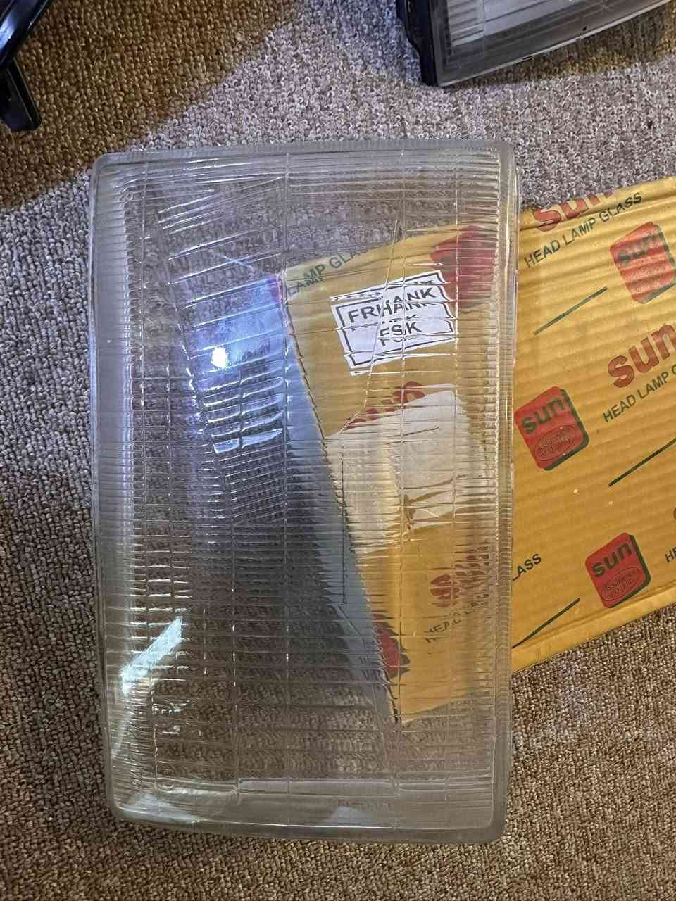 السلام عليكم مجموعه أغراض تفصيخ هارتوب اللي يفيدنا يراسل وعندي توصيل لجميع المحافظات ،،، 
جام لايت جديد بالكارتون جهة اليمين ب٢٠ الف
سكنات زوج أصليات مستعملات وبيهن واحد مكسور ب ١٥ الف
ماطور وذراع ماسحات هارتوب تفصيخ جديد ب٤٠ الف
زوج كفرات كلوب لايتات ب٥ الف 
اكو توصيل ،،،


**إذا كنت صاحب هذا الإعلان وتريد حذفه لأي سبب، رجاءا أرسل رسالة إلى الدعم الفني**