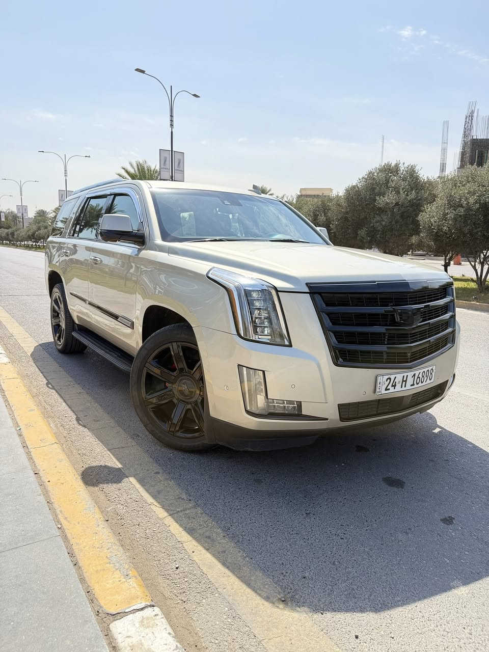 كاديلاك اسكاليد ٢٠١٧
السعر مناسب جدا ٣٥٥ وهم بيها مجال بسيط بجيتك

خليجي وكالة ليث العبيدي

لون ذهبي مميز 

موديل ٢٠١٧ 

فول موصفات 

داتا شو  

رادار جانبي خلفي امامي 

رادار مانع تصادم 

خمس بصمات 

داخل جلد قرميدي

كشنات تبريد تدفأه خزن وكهرباء 

كشن رجاج تحذير 

كشن خلفي متصل 

كشنات الخلفيه تدفاه

دشبول جلد

جنطه كهرباء 

شاشات خلفيه 

ستيرن كهرباء 

بانوراما 

فور ويل 

السياره ماشية ١١٥الف كيلو ما يعادل ٦٩ الف ميل 

تخم تاير جديد 

رقم شمالي  ب اسمي هزة جديدة وسنوية جديدة عظم عاج 

محرك ٨ سلندر ٦٢٠٠ طيارة وبيها نظام اقتصادي

شاحن ويار ليس

ملاحظة السياره مكفوله من الصبغ

***********
