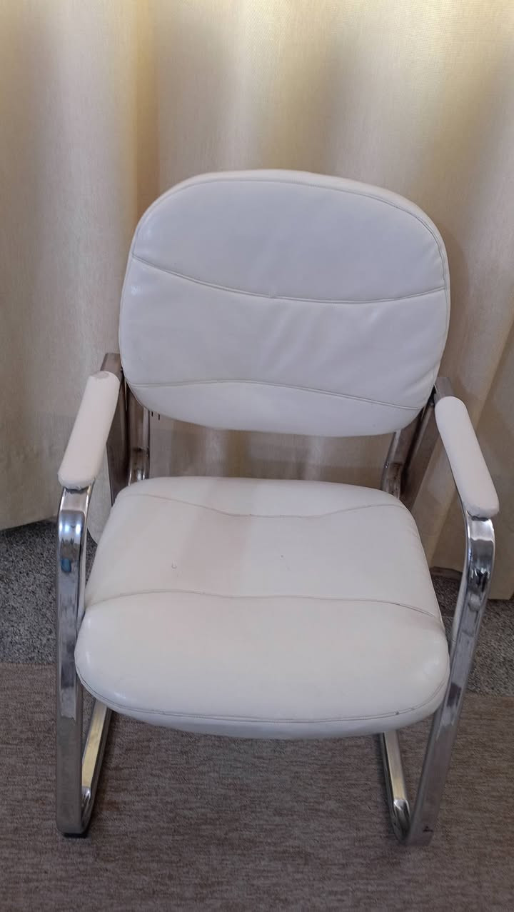 كرسي صاج سعر 20 
كرسي ستيل سعر 30
العنوان مهندسين شارع مطعم الخيمة


**إذا كنت صاحب هذا الإعلان وتريد حذفه لأي سبب، رجاءا أرسل رسالة إلى الدعم الفني**