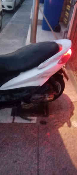 سلام عليكم سكنس للبيع تجفيت جديد تاير جديد كابريتر جديد باتري جديد. للبيع مكان حي عدل ‏‪0788 131 7425‬‏
