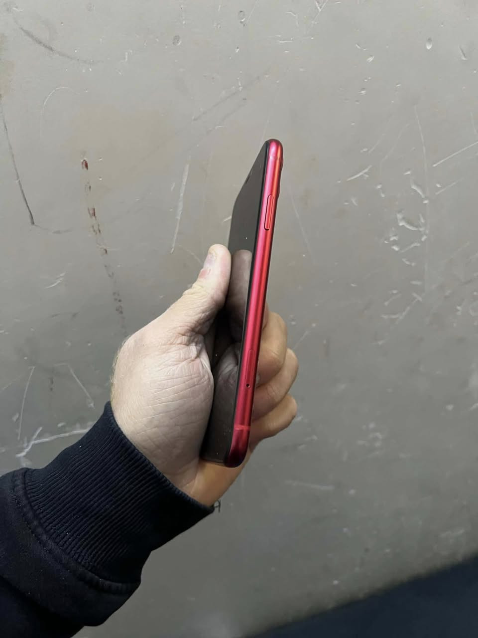 آيفون 11 العادي ذاكره (128)بطاريه (70) (دبل سيم) برغي مامفتوح بي كله وضع شركه فقط فطر ناعم بلضهر السعر (220) ألف بي مجال للتواصل ***********
