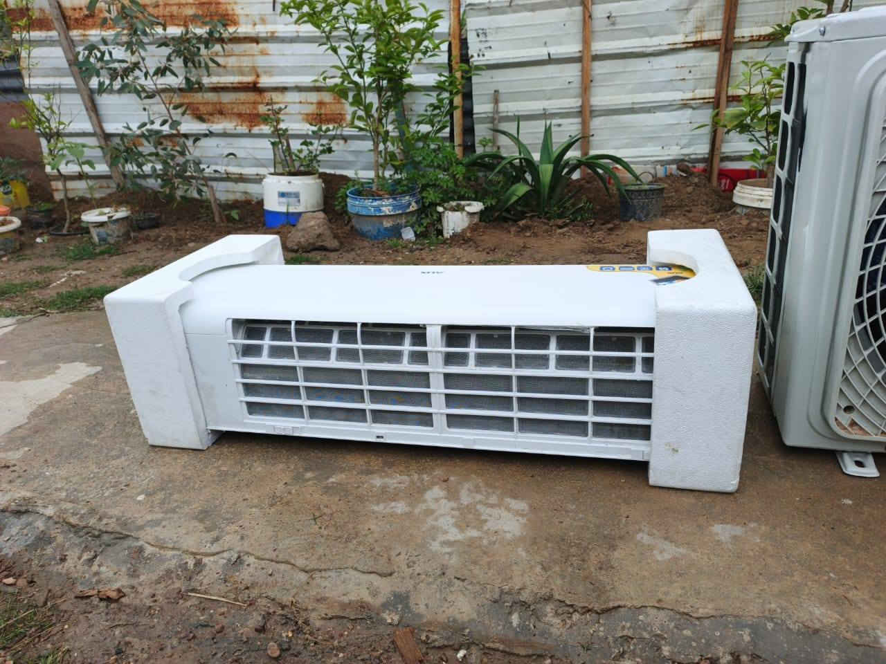 السلام عليكم 
مكلف بالنشر 
سبلت 1 طن جديد مستعمل اقل الشهر السعر 300 قفل
عنوان العنوان  الورديه مقابيل مدرسه عمرالمختار منطقة المنسيه الشراي  تصال فقط ***********  لاتواجد ع الخاص🚫
