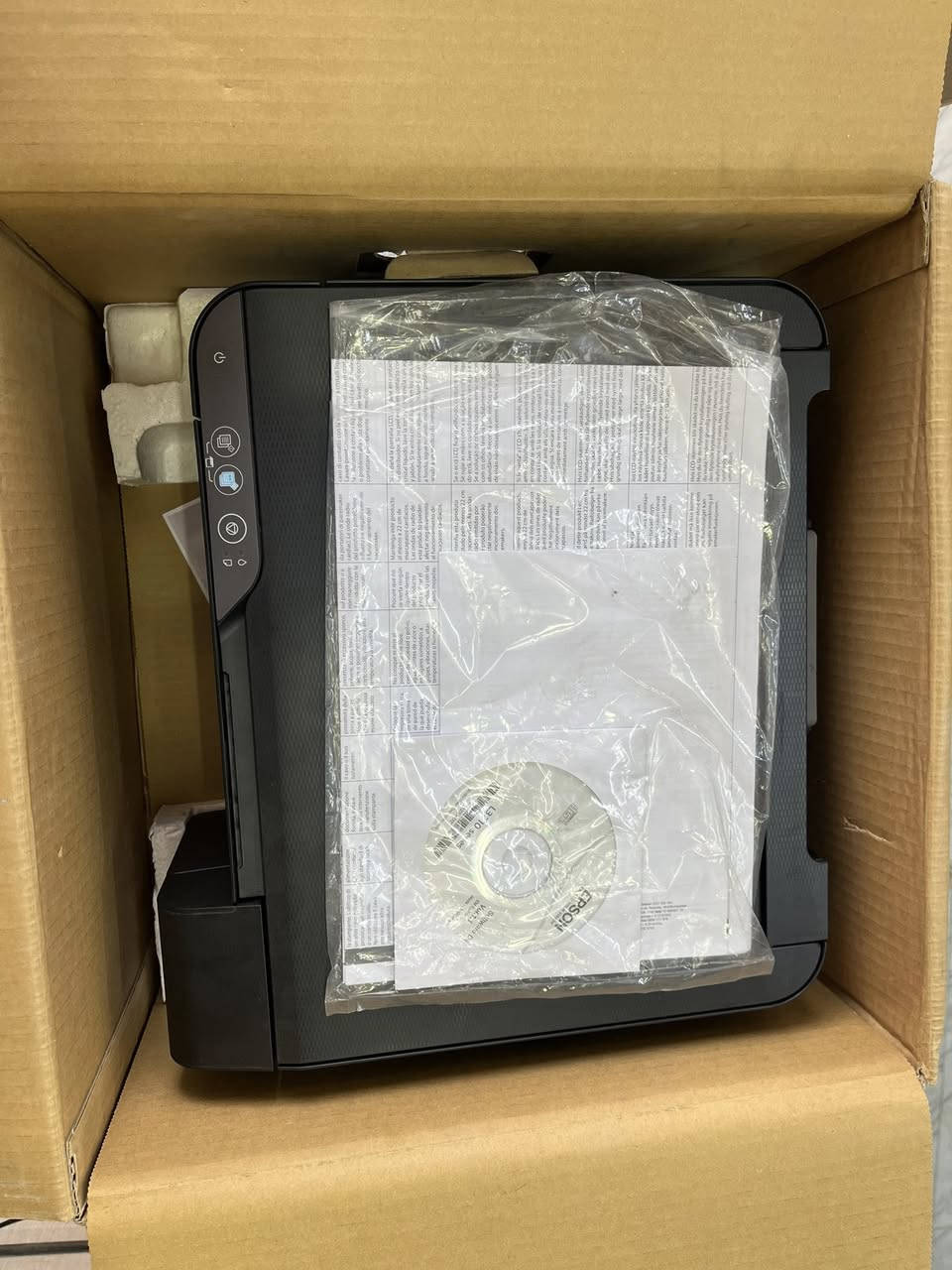 طابعه ايبسون موديل 3210 حقن خارجي اسكنر استنساخ ملون واسود وابيض الطابعه جديده لوك ساحبه 71ورقه بعدها جديده ملحقاتها كامله كيبل تشغيل وكتلوكات وقرص تعريفي الطابعه جديده كلش الطابعه سعرها 150 الف الشراي يتصل على الرقم    تحياتي ادمن ***********
