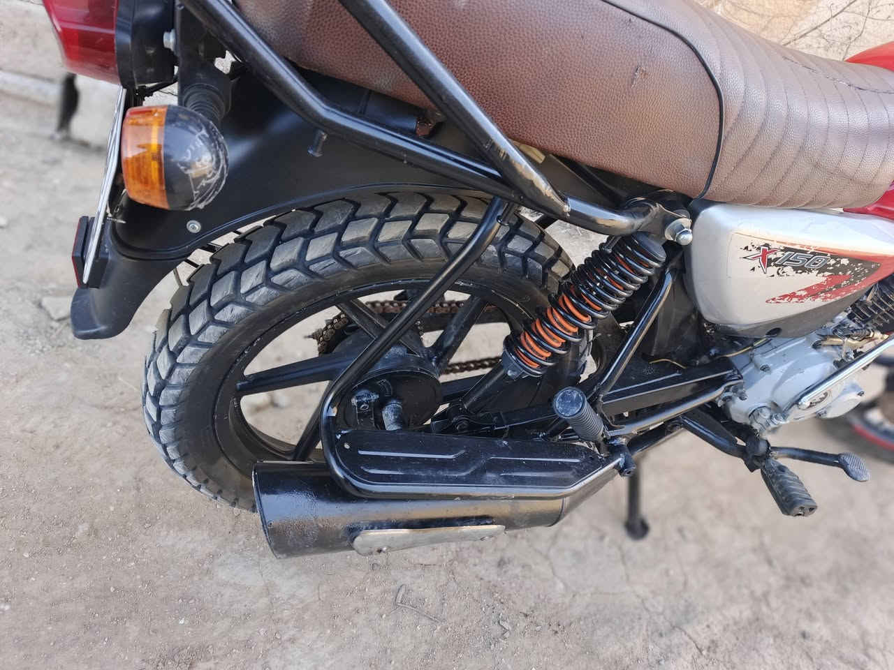 بوكسر موديل 23 رقم وسنويا باسمي شرط تحويل تجفيت شركا رقم انكليزي دراجا خير من الله كهربائيات شغالا لا تنقيص ولا تبغير شرط شلعتها تاكل كاع كل نقص ما بيها نكرت سلف تخم تايرات جدد وباقي شوفت عينكم سعر 3 مليون وليها مجال رقم موبايل ***********   واتساب  موجود
