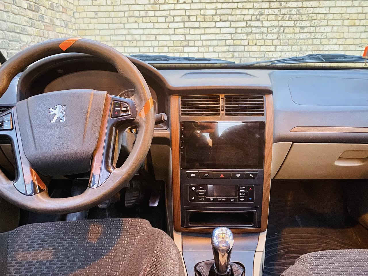 سلام عليكم 
بيجو بارص موديل 2020 داخله بسنه 2022
مكينه وكير مكفولات سياره كفاله من ضربه وتبديل وتعمير 
صدر جديد شاشه اندرويد
تحكم بلستيرن تحكم بلمرئ
تخم تاير 
كهربائيات كلها شغاله
سنويه ل٢٧. خط وبحث وغرامات مصفر 
سياره جهازه من كلشي 
السعر ٦٠ وبيها مجال 
استفسار اكثر الاتصال ع رقم 
***********
