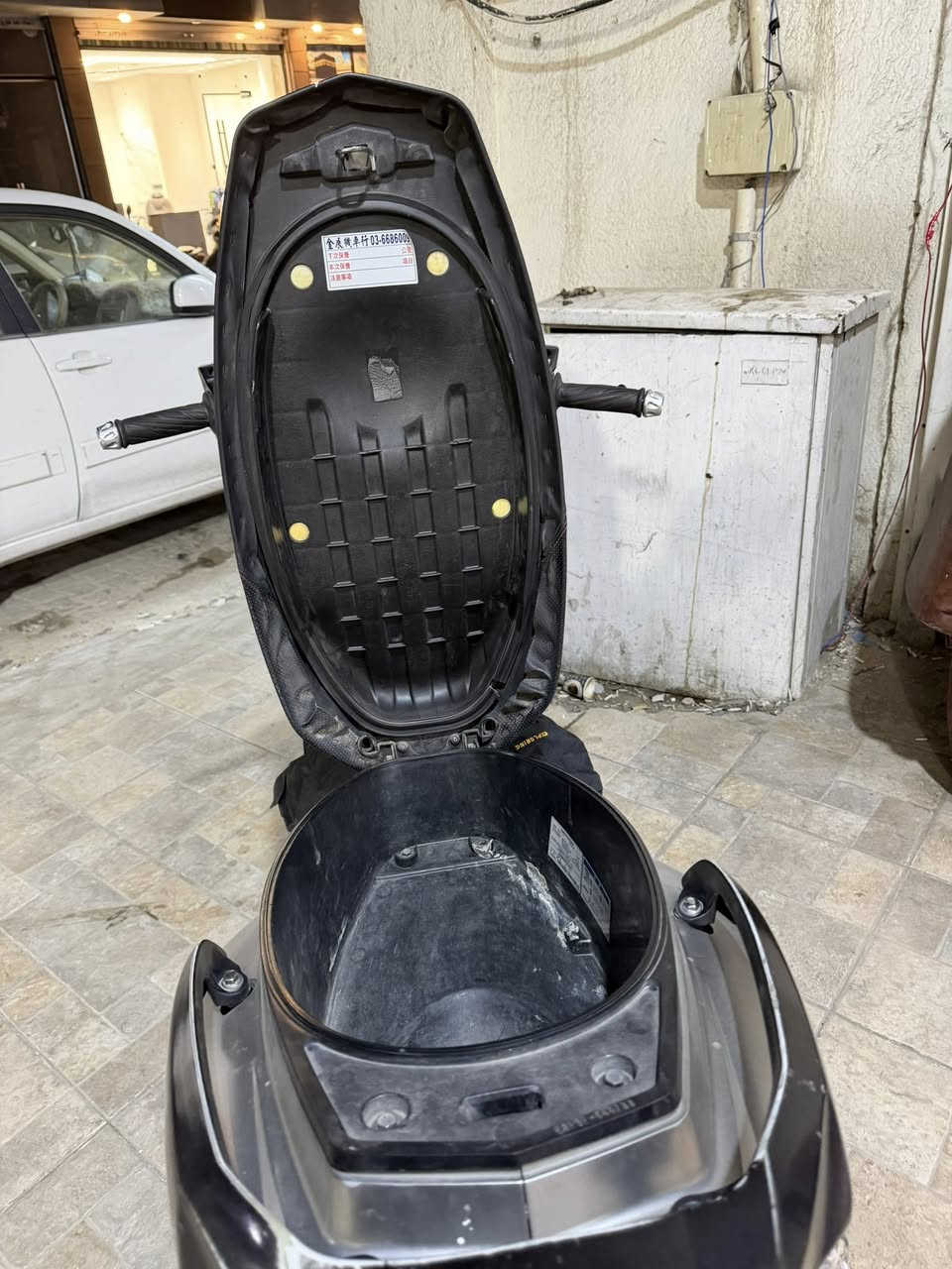 دراجة gtr 2013 للبيع مابيها اي نقص كلشي بلاد دشبول ٣ ألوان السعر مليون وبيها مجال بسيط مكاني بغداد ساحة عدن ***********
